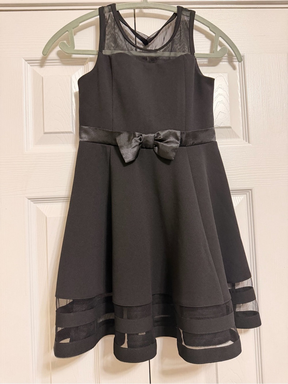 Calvin Klein girls dress - Picture 4 of 5